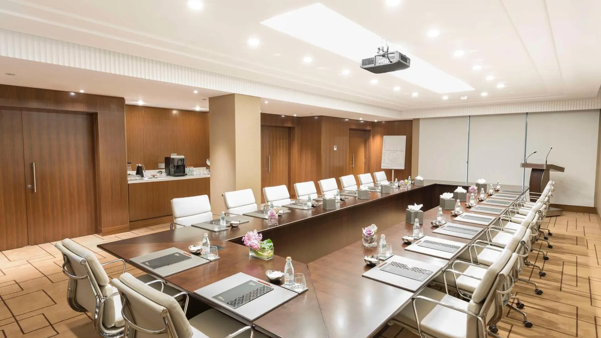 The Hotel Galleria Jeddah, Curio Collection By Hilton 5*, Jeddah Saudi Arabia
